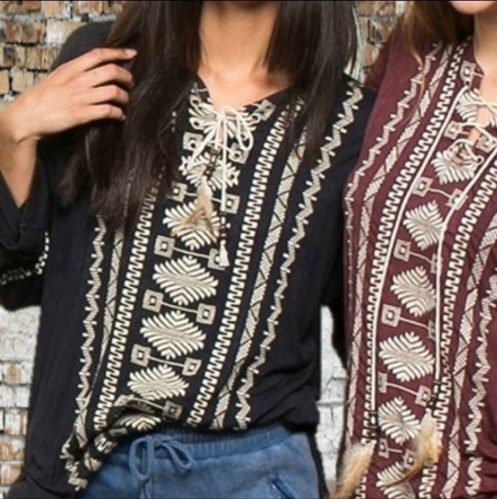 POL Tribal Bohomeian Embroidered Navy Top Size Small